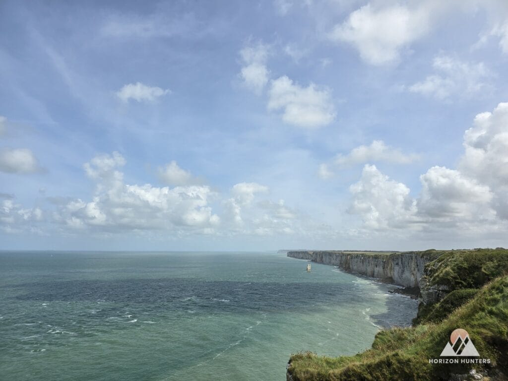 Panorama langs de krijtkliffen van de Normandische kust
